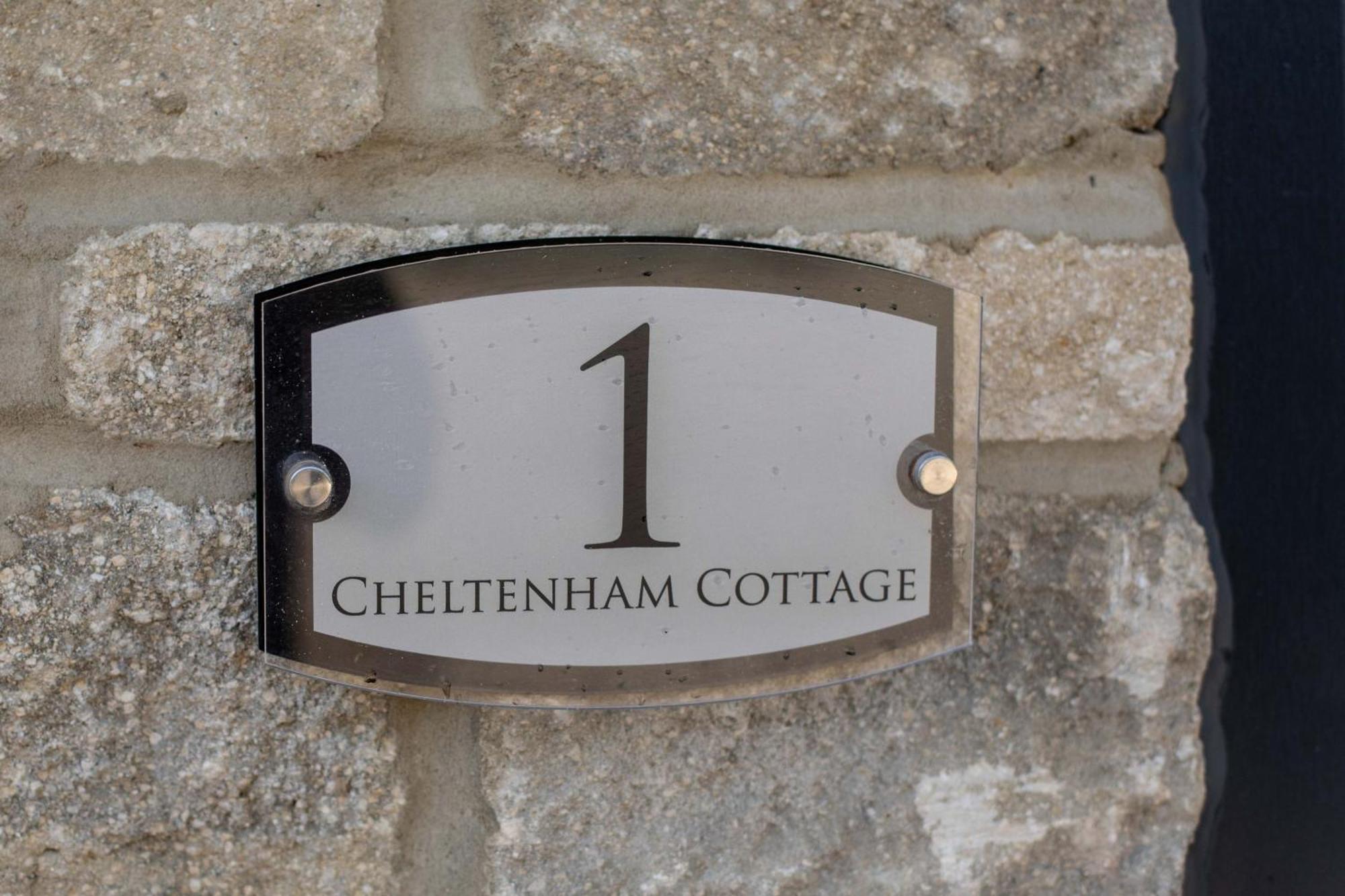 Aintree Cottage سيرنسيستر المظهر الخارجي الصورة